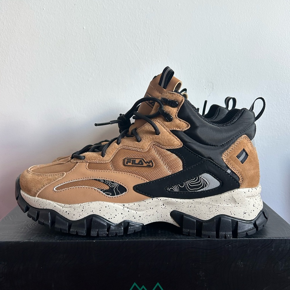 Fila Men’s Tan and Black Trail Sneakers
